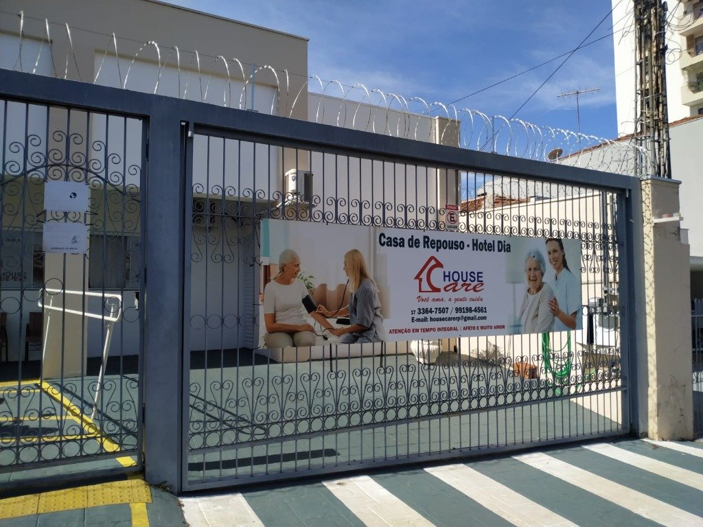 Fachada da HouseCare